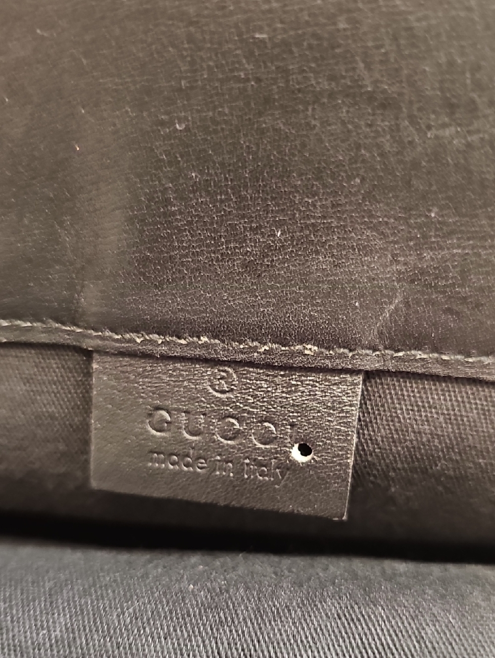 Gucci: Vintage Tote Bag: Suede & Leather - Picture 13 of 16